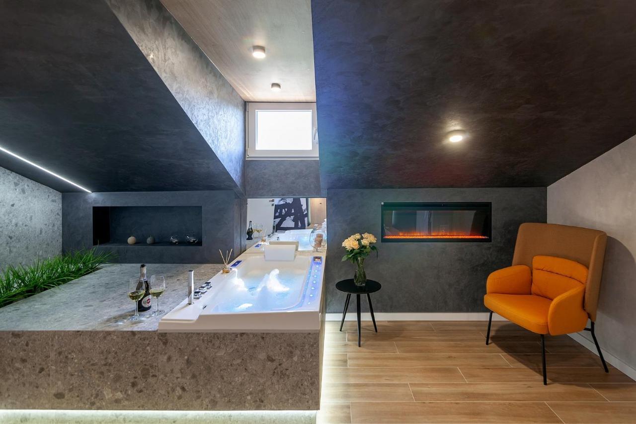 Royal Vip Jacuzzi Apart Lviv Exterior foto