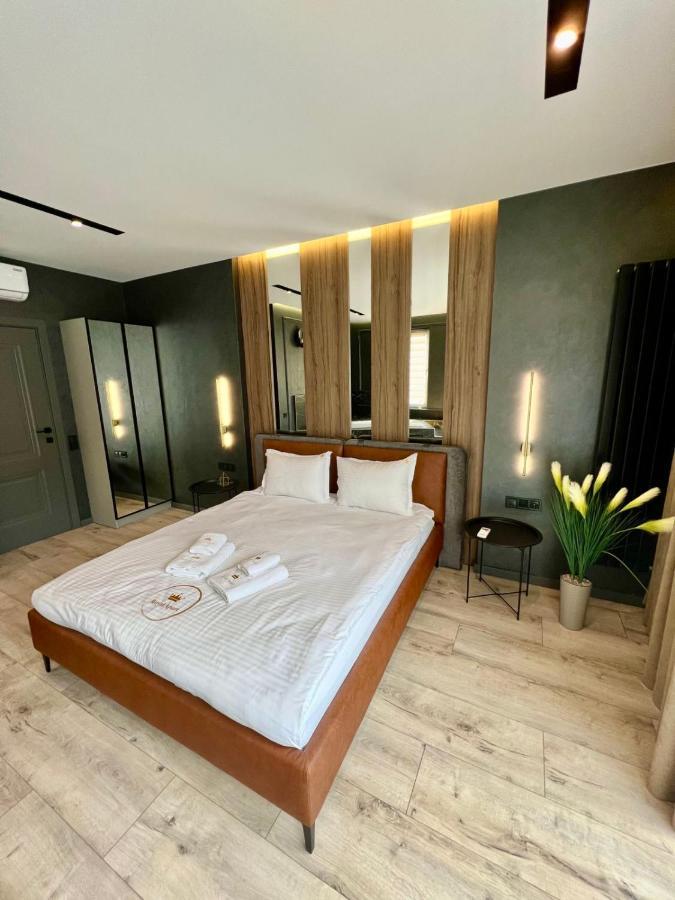 Royal Vip Jacuzzi Apart Lviv Exterior foto